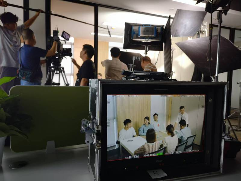 噶尔县TVC拍摄公司：科技产品视觉化大师，诠释未来感与功能美学